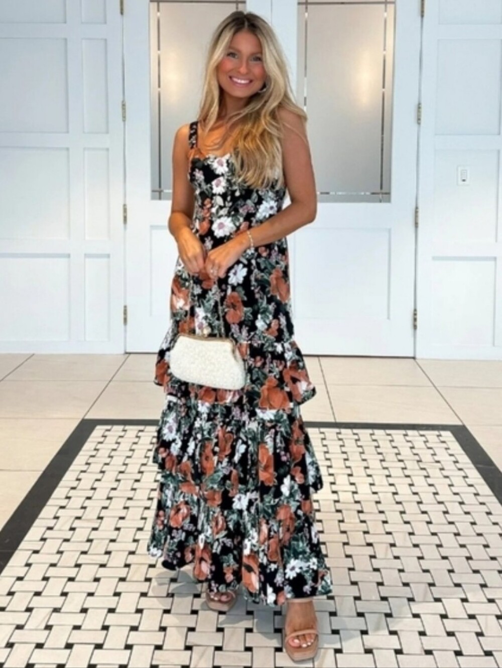 Abecrombie & Fitch Floral Drama Tiered Maxi Dress Size Medium Black & Floral - Picture 4 of 13